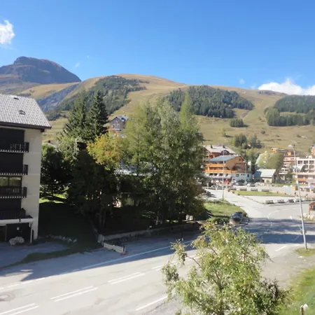 Apartment Accueillant Au Pied Des Pistes Avec Balcon Et Cuisine Equipee - Fr-1-516-21