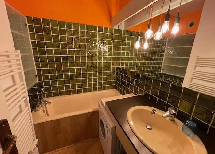 Chaleureux 6 Pers. Au Pied Des Pistes Avec Balcon - Fr-1-516-21 Apartment *